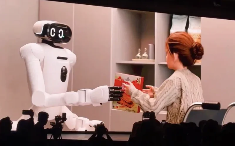 LG CLOiD Robot Debuts at CES 2026 to Do Your Chores For You