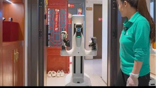 Human-Robot Cleaning Crews Now Available for Hire in China