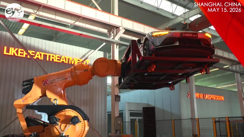 China's New 19-Ton Robot Lifts 5,000kg, Obliterates World Record