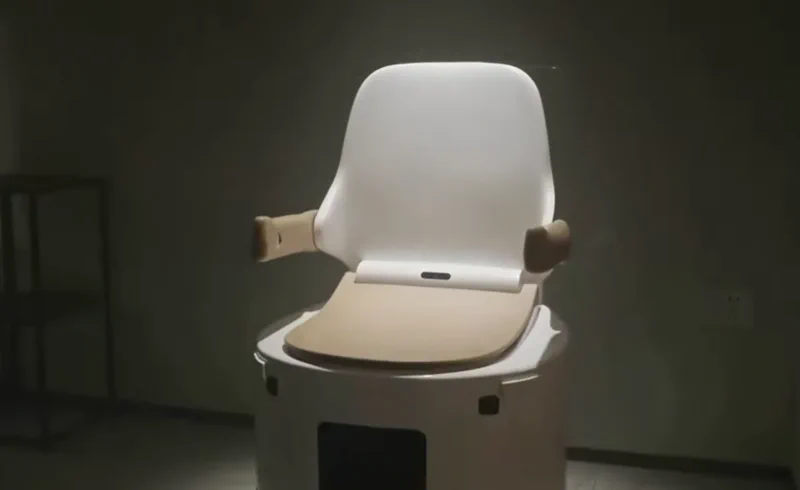 This Robot Toilet Comes to You, Then Cleans Itself for $13,000