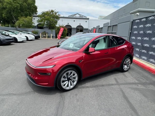 Tesla Tests Driverless Cars on Austin Streets, Announces Self-Delivery