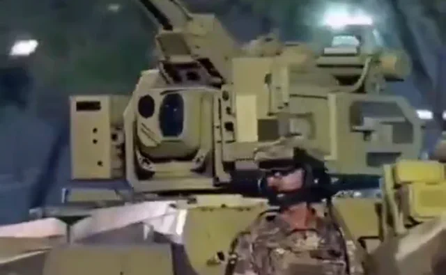 VR-Controlled Cannons: The Dawn of Mecha Warfare