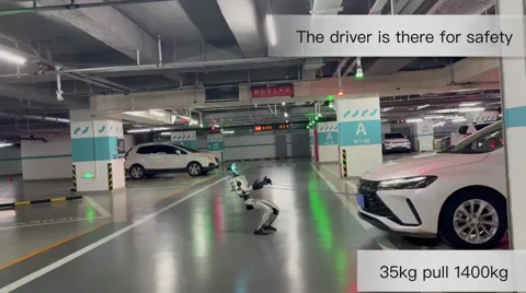 Unitree G1 Robot Tows a 1400kg Car