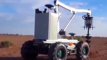 This Robot's Job is Literally to End Deserts