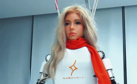 Robonova.i V2 Bionic Robot Takes Its First, Awkward Steps