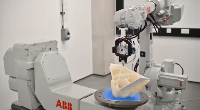 This ABB Robot 3D Prints Curves, Not Pancakes