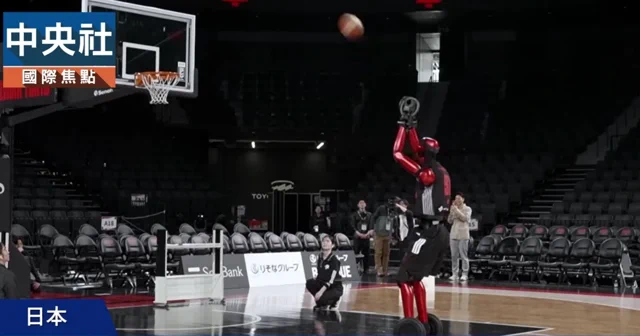 Toyota's CUE7 Robot Now Dribbles, Nears Full Court Domination