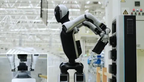 UBTECH's Walker 2 Robot Swaps Its Own Battery