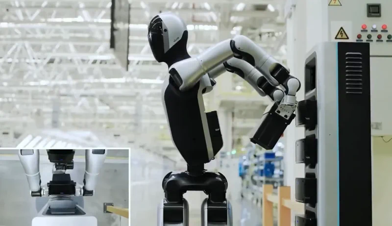 UBTECH's Walker 2 Robot Swaps Its Own Battery